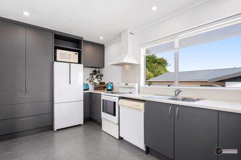 Photo of property in 16 Kaitangata Crescent, Kelson, Lower Hutt, 5010