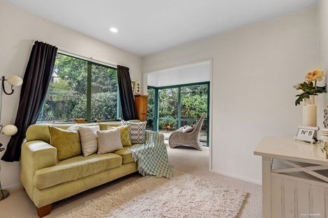 Photo of property in 12 Waipuia Place, Greenhithe, Auckland, 0632