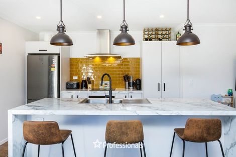 Photo of property in 18 Castletown Street, Wallaceville, Upper Hutt, 5018