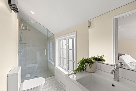 Photo of property in 46 Cleveland Street, Edgeware, Christchurch, 8013