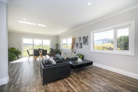 Photo of property in 52 Highland View Drive, Tokomaru, Palmerston North, 4474