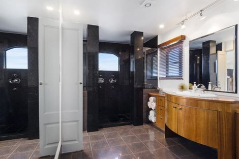 Photo of property in 1/60 Milford Road, Milford, Auckland, 0620