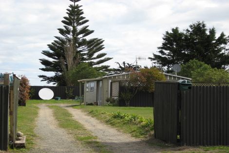 Photo of property in 7 Sarah Street, Waikawa Beach, Levin, 5573
