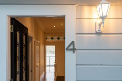 Photo of property in 4 The Crescent, Roseneath, Wellington, 6011