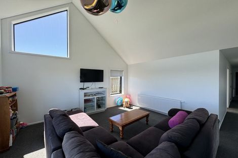 Photo of property in 16 Lemonwood Way, Woodridge, Wellington, 6037