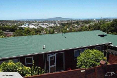 Photo of property in 1/633 Glenfield Road, Totara Vale, Auckland, 0629