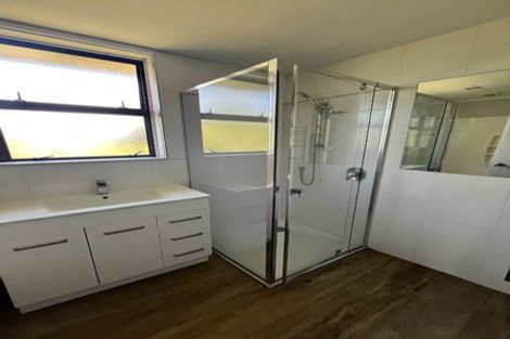 Photo of property in 10 Peter Terrace, Castor Bay, Auckland, 0620