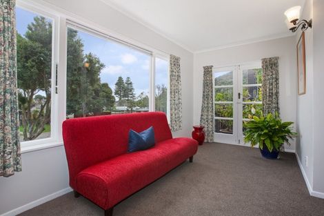 Photo of property in 22 Tawa Street, Eastbourne, Lower Hutt, 5013