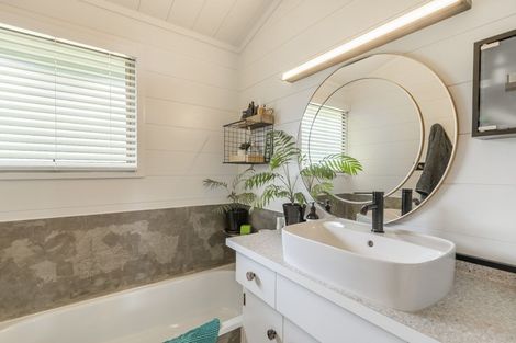 Photo of property in 19 Renown Road, Raumati South, Paraparaumu, 5032