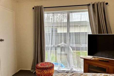 Photo of property in 2 Bryce Place, Kelvin Grove, Palmerston North, 4414