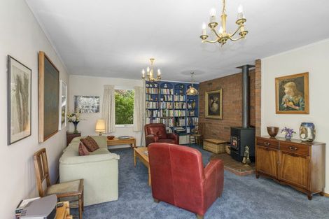 Photo of property in 16 Fendalton Crescent, Pinehaven, Upper Hutt, 5019