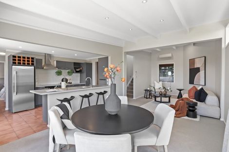 Photo of property in 6 Otitori Bay Road, Titirangi, Auckland, 0604