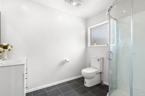 Photo of property in 3/23 Craigbank Avenue, New Lynn, Auckland, 0600