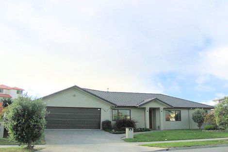 Photo of property in 7 Quadrant Heights, Paraparaumu, 5032