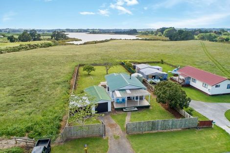 Photo of property in 170 Awhitu Road, Karioitahi, Waiuku, 2683