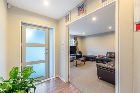 Photo of property in 56h South Kensington Way, Henderson, Auckland, 0612