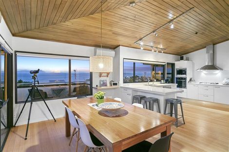 Photo of property in 1/72 Gulf View Road, Murrays Bay, Auckland, 0630