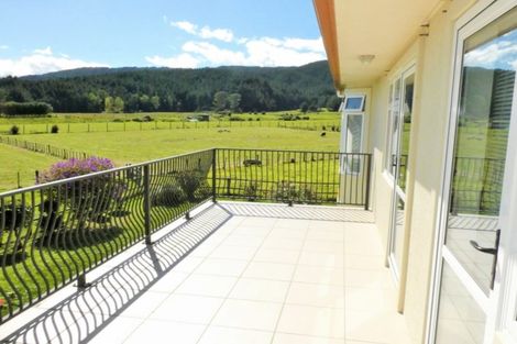 Photo of property in 53 Gladstone Road, Levin, 5571