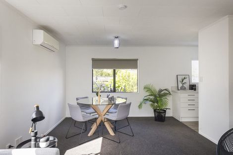 Photo of property in 19 Leander Place, Milson, Palmerston North, 4414