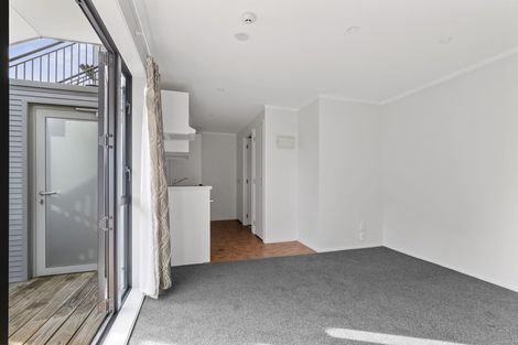 Photo of property in 17a/30 Westward Ho, Glen Eden, Auckland, 0602