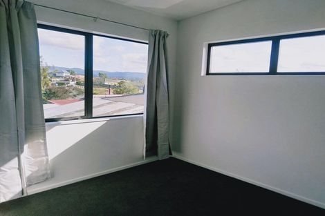 Photo of property in 4b Wattle Road, Sunnyvale, Auckland, 0612