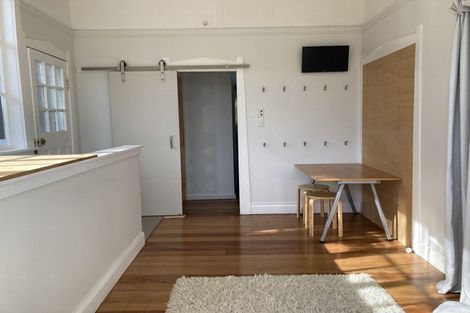 Photo of property in 30 Saint Michaels Crescent, Kelburn, Wellington, 6012