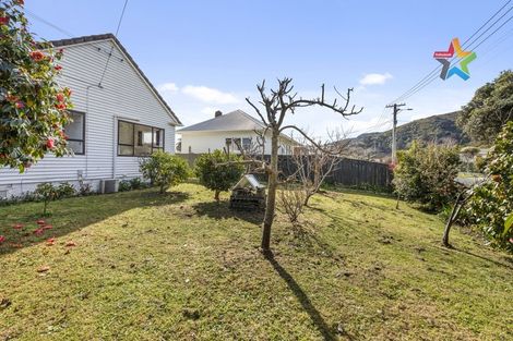Photo of property in 2 Frickleton Grove, Waterloo, Lower Hutt, 5011