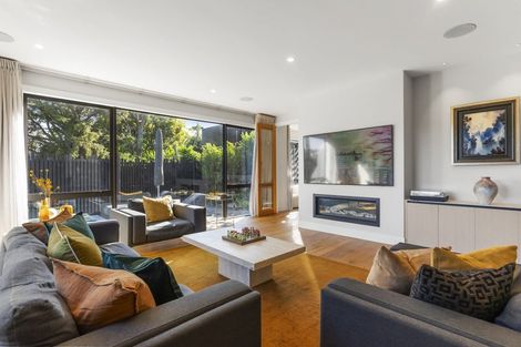 Photo of property in 21 Oscar Road, Greenhithe, Auckland, 0632