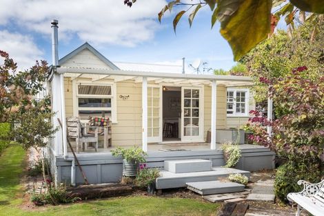 Photo of property in 89 Bridge Street, Bulls, 4818