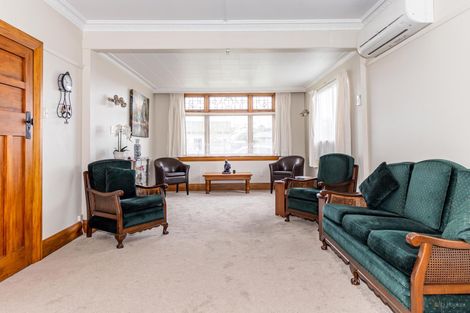 Photo of property in 1 Maude Street, Waimate, 7924