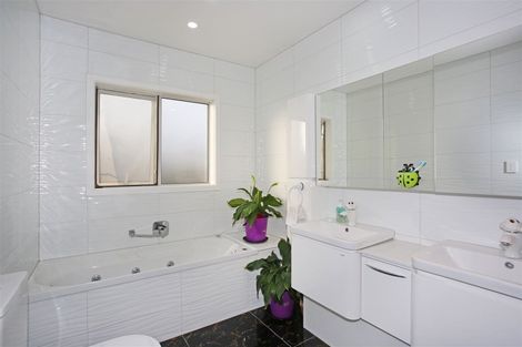 Photo of property in 15 Waitahu Rise, Pukekohe, 2120