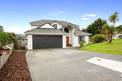 Photo of property in 2 Pikitanga Close, Tawa, Wellington, 5028