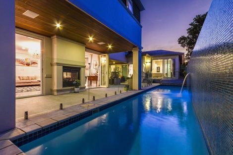 Photo of property in 2 Seacliffe Avenue, Belmont, Auckland, 0622