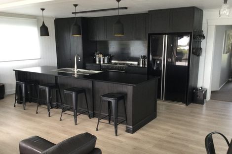 Photo of property in 5 Chatswood Grove, Fitzroy, New Plymouth, 4312