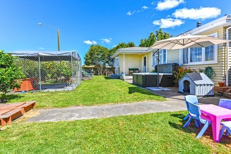 Photo of property in 1239 Cunningham Crescent, Mayfair, Hastings, 4122