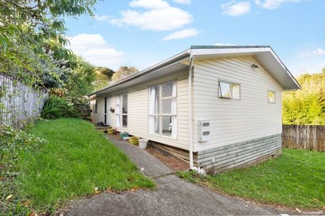 Photo of property in 2/723 Swanson Road, Swanson, Auckland, 0612