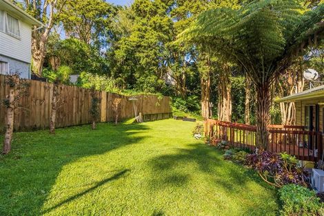 Photo of property in 2/9 Ridgewood Crescent, Birkenhead, Auckland, 0626