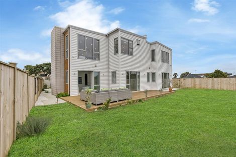 Photo of property in 11 Gulf Crest, Bucklands Beach, Auckland, 2012