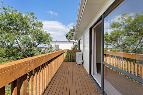 Photo of property in 899a East Coast Road, Northcross, Auckland, 0632