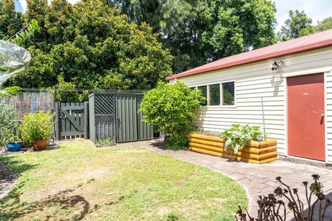 Photo of property in 15 Hibiscus Avenue, Hamilton Lake, Hamilton, 3204