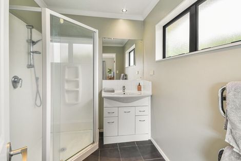 Photo of property in 5 Beirut Court, The Gardens, Auckland, 2105