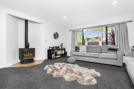 Photo of property in 32 Les Fisher Place, Pukekohe, 2120