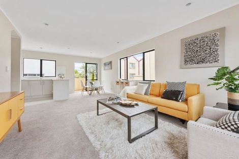 Photo of property in 27/8 Margan Avenue, New Lynn, Auckland, 0600