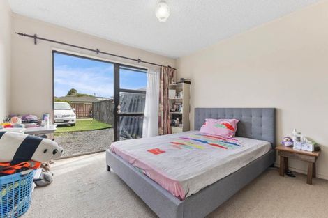 Photo of property in 2/10 Wellington Street, Papakura, 2110