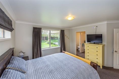 Photo of property in 2 Hawkins Place, Rangiora, 7400