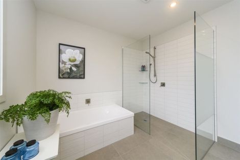 Photo of property in 4 Tennyson Avenue, Kelvin Grove, Palmerston North, 4414