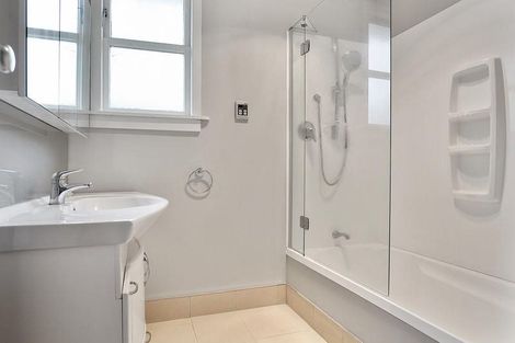 Photo of property in 307 Shakespeare Street, Leamington, Cambridge, 3432