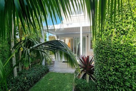 Photo of property in 2/17 Bevyn Street, Castor Bay, Auckland, 0620