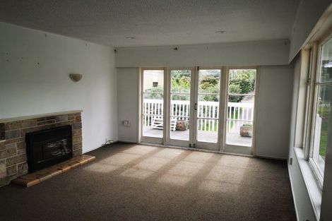 Photo of property in 3 Longburn Road, Henderson, Auckland, 0610