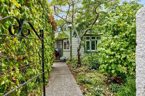 Photo of property in 17 Mahoe Street, Eastbourne, Lower Hutt, 5013